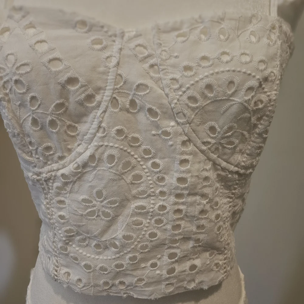 **NWOT** Beautiful White Skirt & Top Set M - Picture 4 of 7